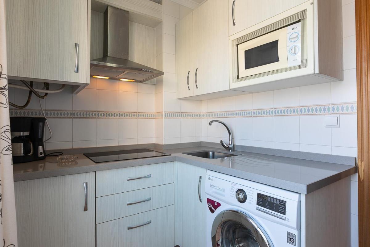 Apartamentos Guerrero Torre del Mar Kültér fotó